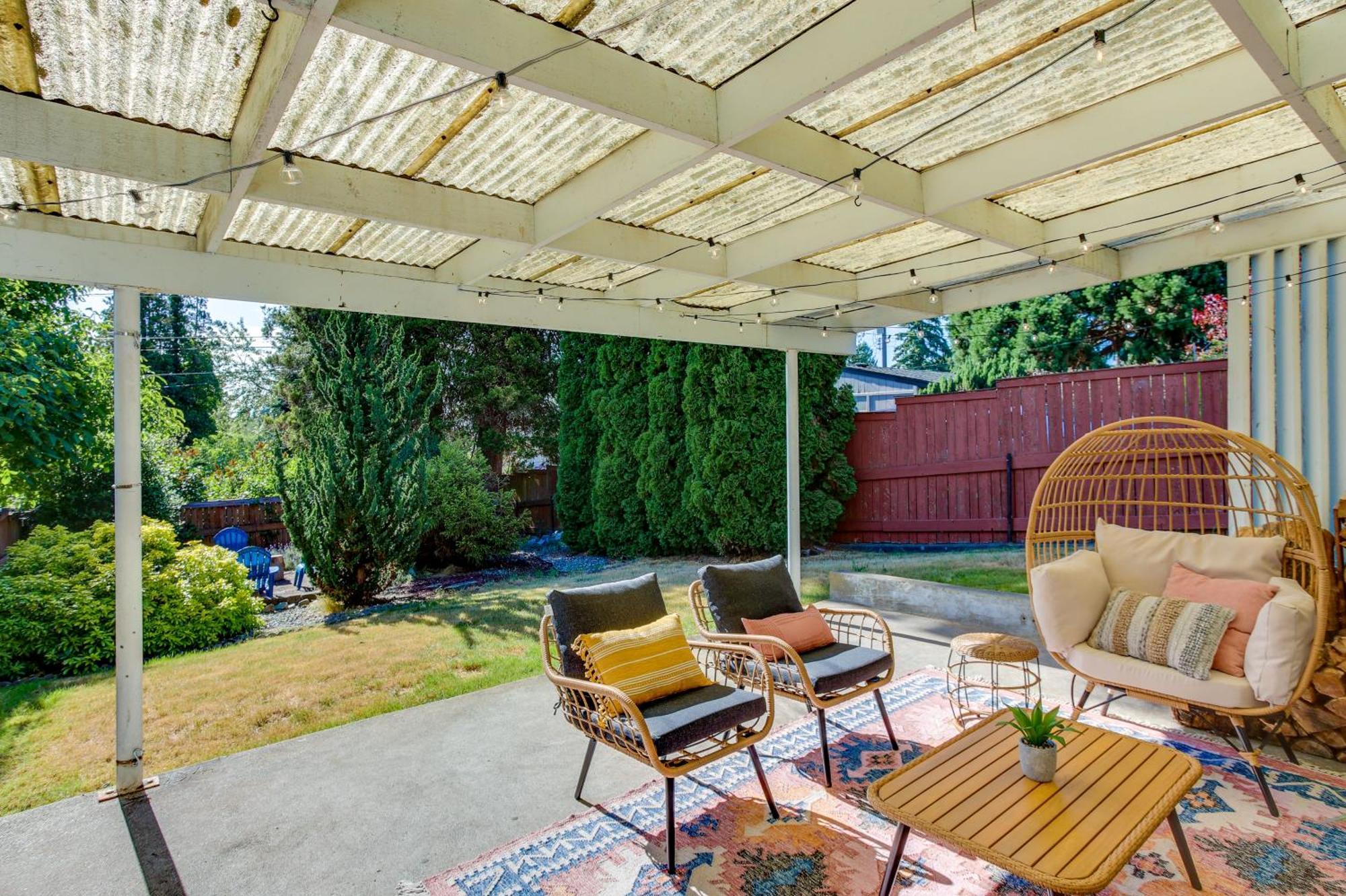 Updated Tacoma Home With Fire Pit! Екстер'єр фото