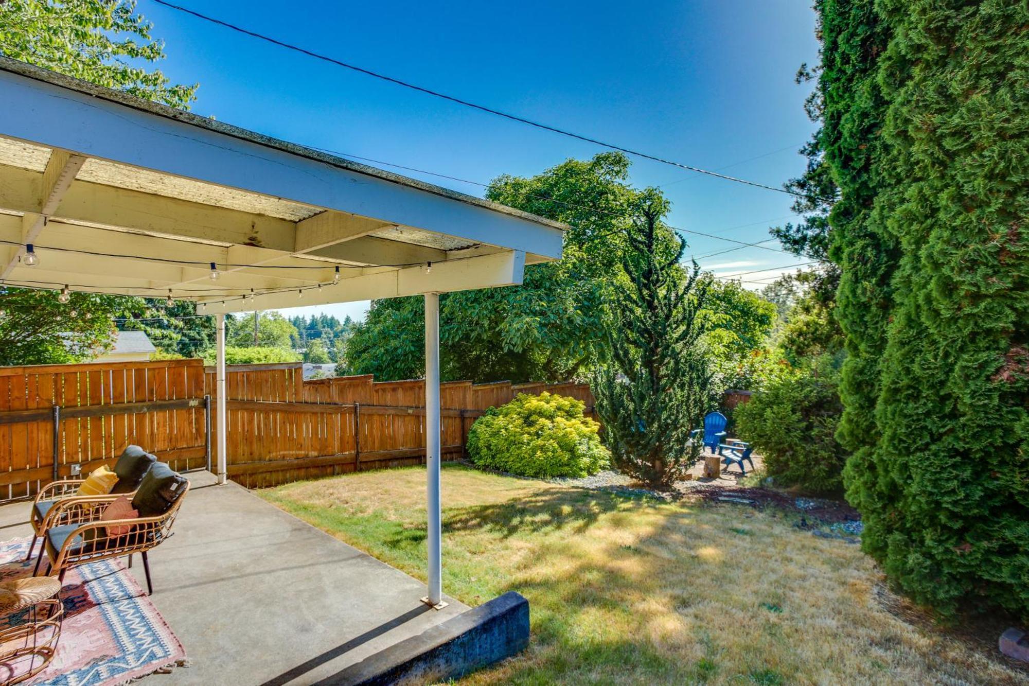 Updated Tacoma Home With Fire Pit! Екстер'єр фото