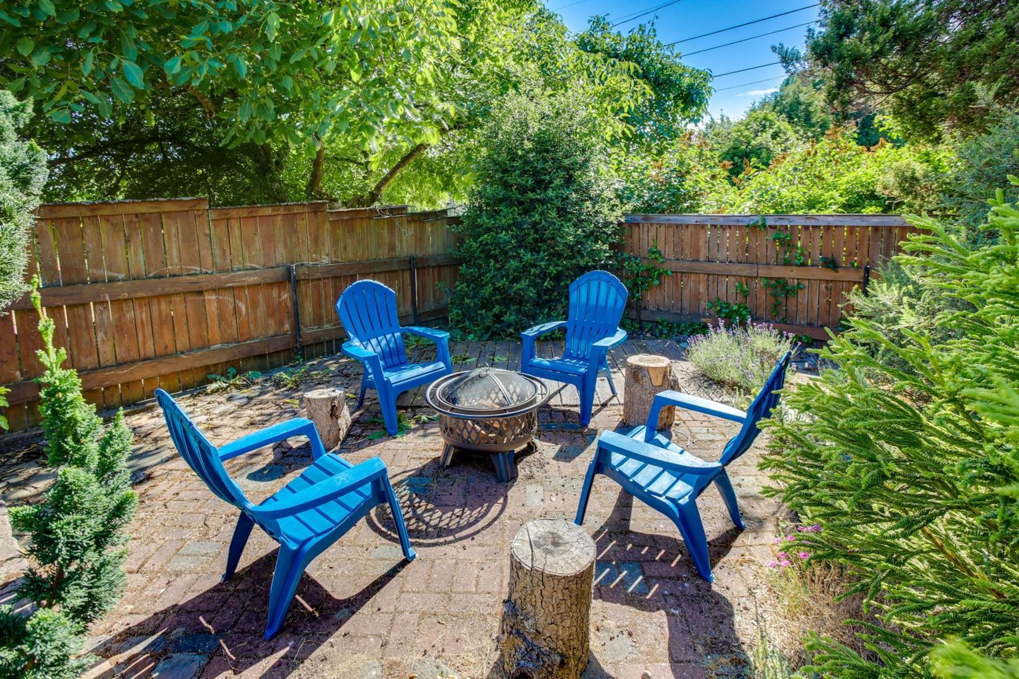 Updated Tacoma Home With Fire Pit! Екстер'єр фото